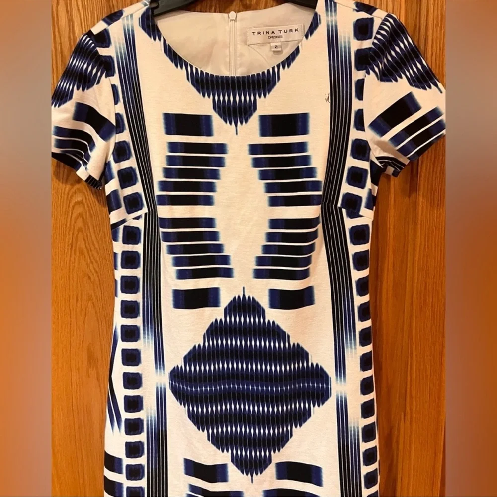 Trina Turk Kiara Geometric Mini Shift Dress‎ in Midnight Blue & White Size 2 - Picture 4 of 14
